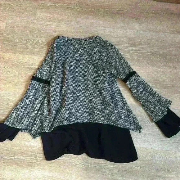 Design Label lord & Taylor sweater XS - Picture 4 of 4